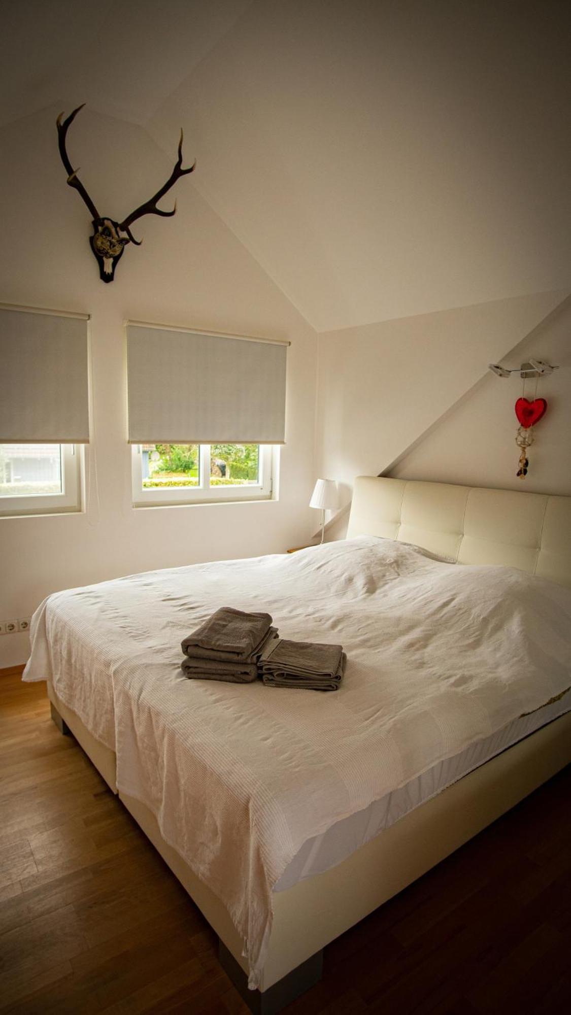Ferienhaus Mountfrosch Mit Sauna Und Naturpool มอนเชา ภายนอก รูปภาพ